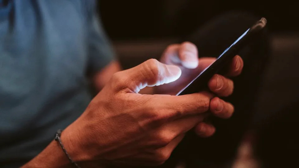 Italian Facebook page where men shared intimate images of partners without consent closed after police probe