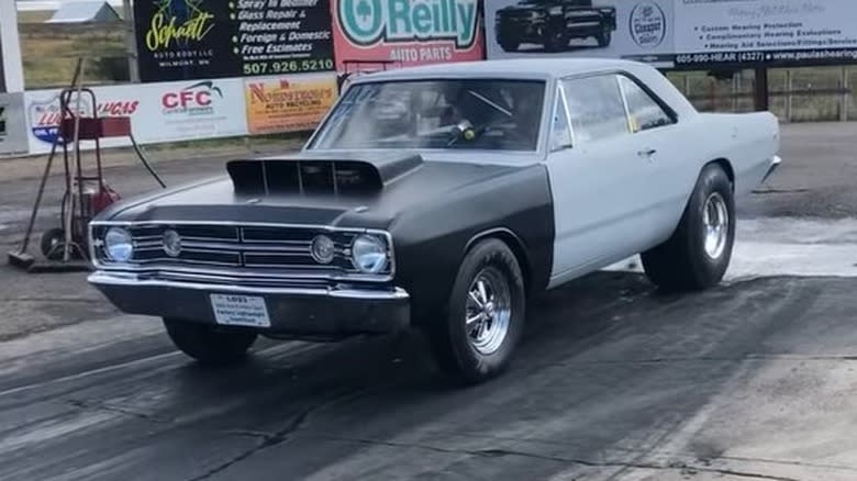 A gray 1968 Dodge Hemi Dart