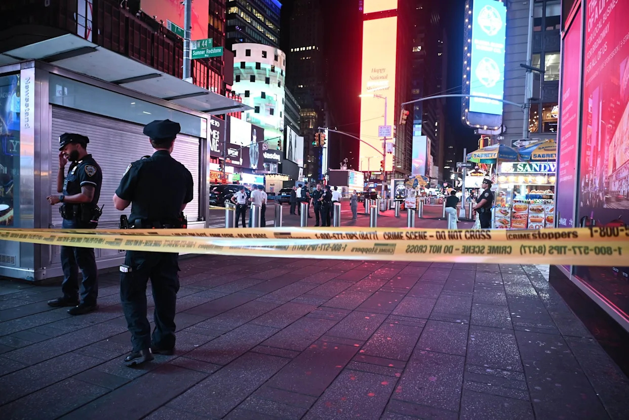 17-year-old arrested after 3 people shot in Times Square