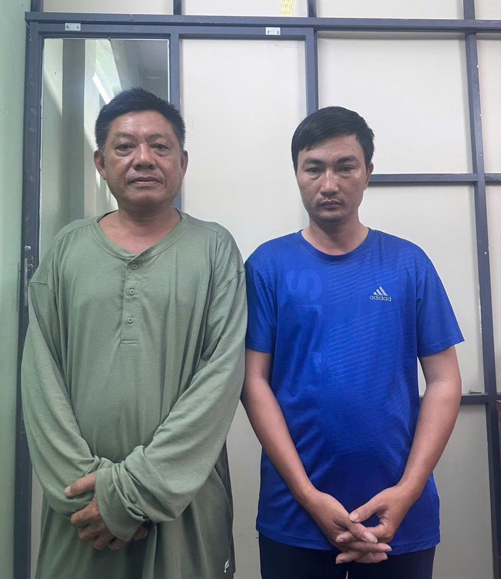 Khởi tố, bắt tạm giam 2 người dùng hung khí đánh nhau giữa đường ở TPHCM