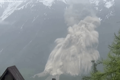 Hình ảnh các hồ băng tại Alaska dâng cao 'chóng mặt'