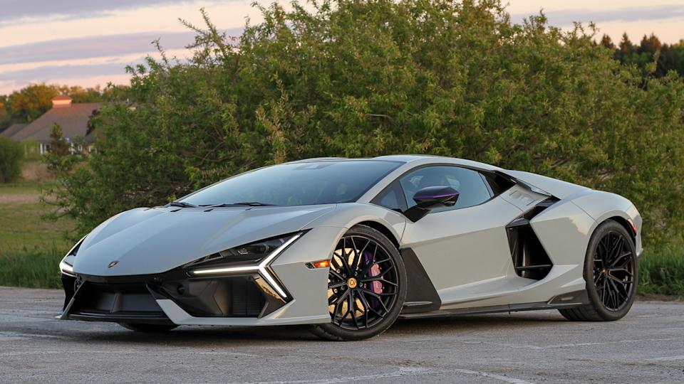 lamborghini revuelto