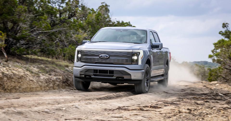 2025 Ford F-150 Lightning LariatFord