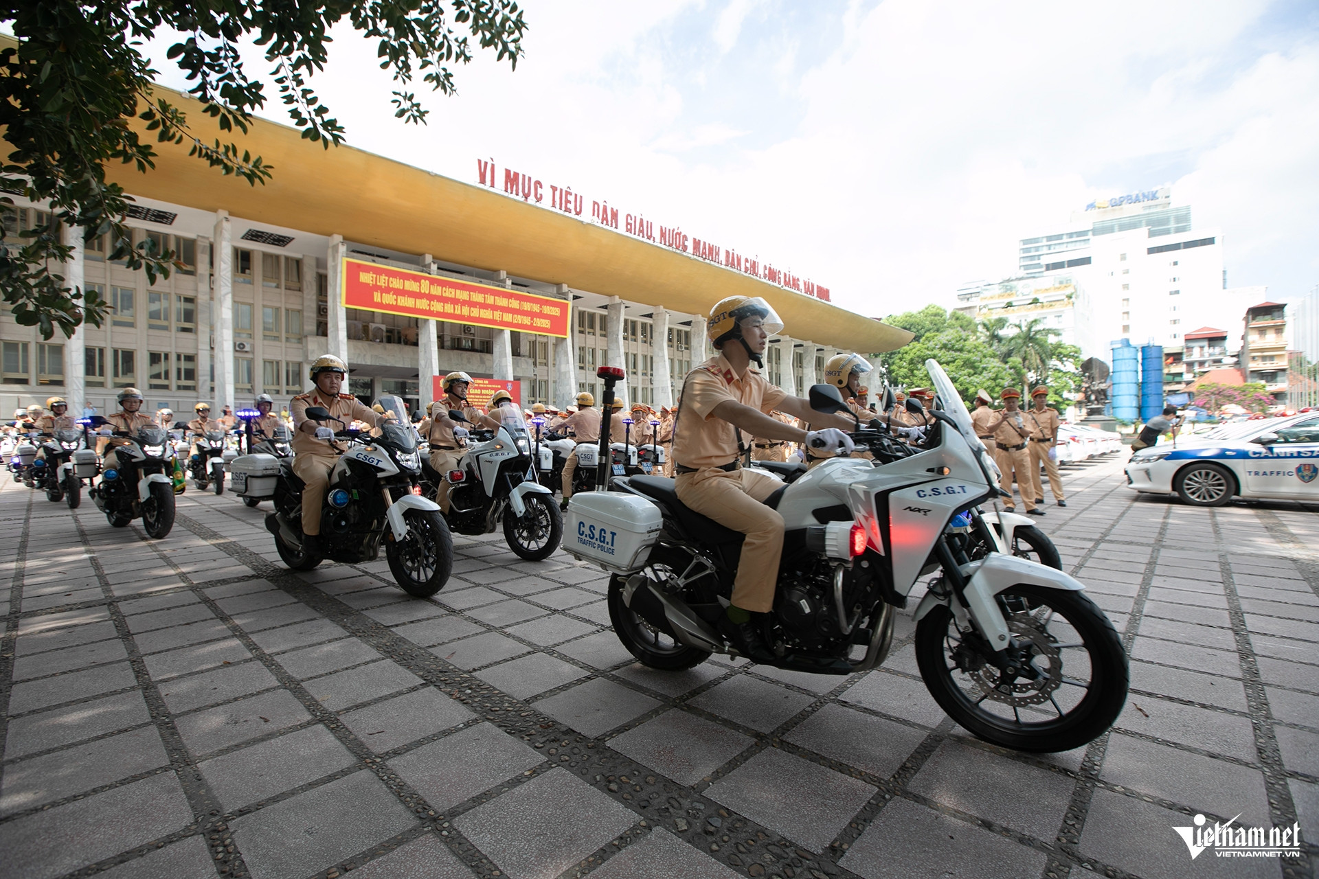 Công an Hà Nội thay đổi giờ, tuyến đường bị cấm phục vụ buổi tổng hợp luyện diễu binh, diễu hành lần 2