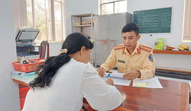 Nữ tài xế 64 tuổi lái ôtô ngược chiều trên quốc lộ nhận quyết định xử phạt