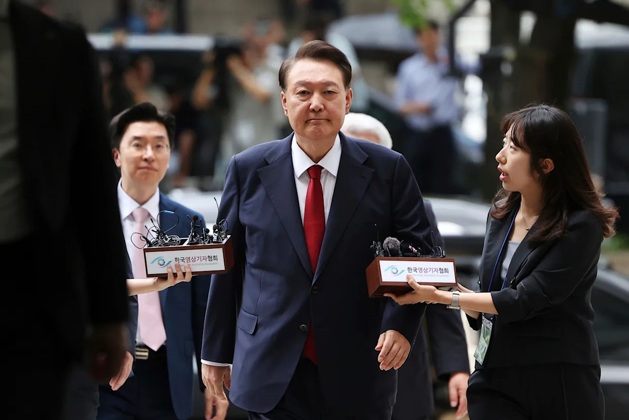South Korea's jailed ex-leader Yoon resists questioning by taking off prison uniform