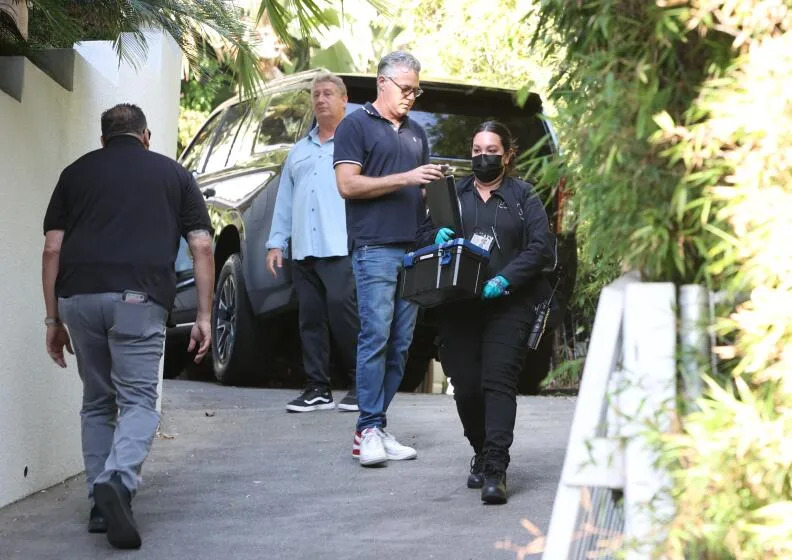4 arrested in break-in at Brad Pitt's home, other residences, sources say