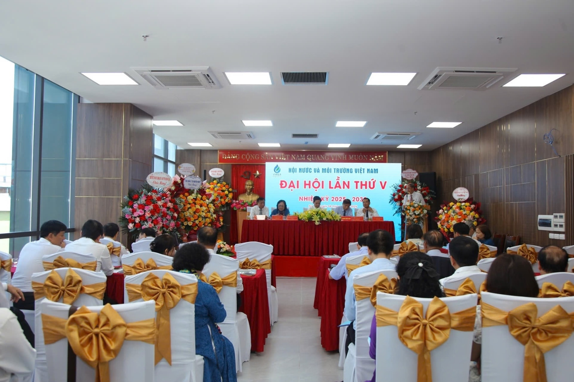 Ông Chu Phạm Ngọc Hiển tái đắc cử chức vụ Chủ tịch Hội Nước và Môi trường Việt Nam