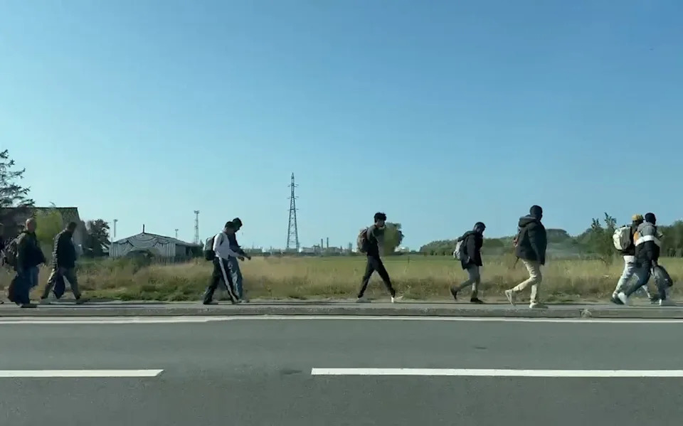 Jenrick ‘ignored’ by French police after reporting Calais migrants