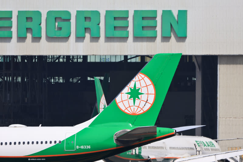 長榮航空遭逾60空服員申訴育嬰留停影響調薪 將啟動薪資和解協商