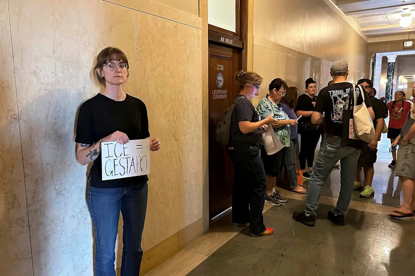 Nebraska governor announces plan for immigrant detention center
