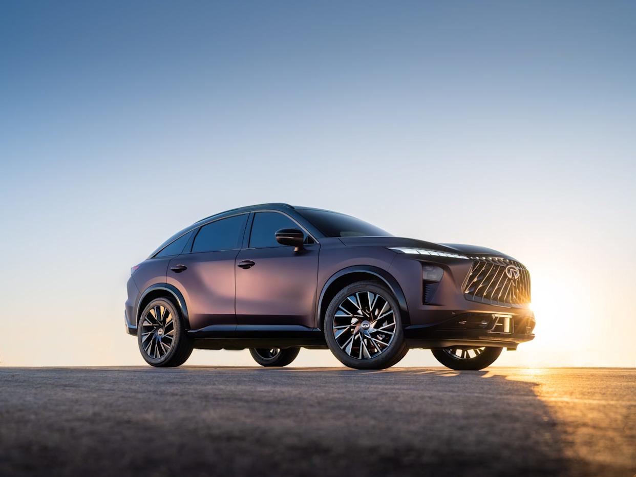 View Photos of the Infiniti QX65 Monograph Concept
