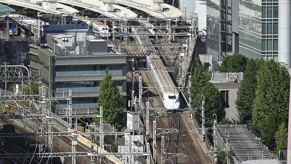 日本新幹線行駛途中撞熊急停車　幼熊伏屍鐵軌幸無人傷