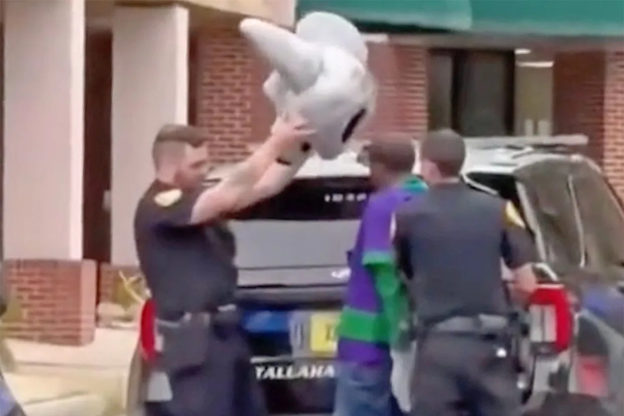 Chuck E. Cheese mascot arrested