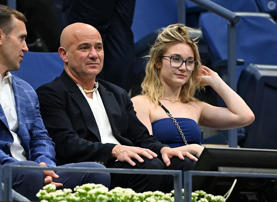 À l'US Open, la fille d'Andre Agassi et Steffi Graf attire tous les regards : Jaz Elle (21 ans) est le portrait craché de sa célèbre maman !