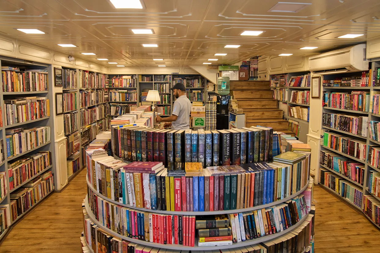 Police raid Kashmir bookshops after India bans titles for ‘secessionism’