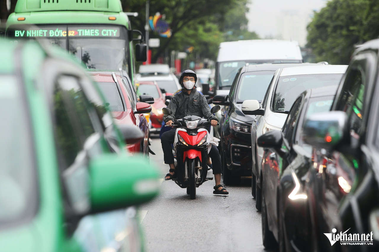 Hà Nội tổng rà soát, thống kê số lượng ô tô, xe máy chạy xăng dầu