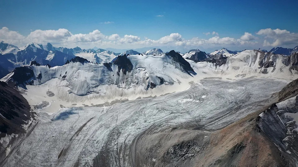 Rescue effort halted for stuck climber on treacherous mountain after climber dies trying to help her: reports