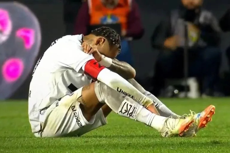 El desconsolado llanto de Neymar luego de que Santos perdiera 6 a 0