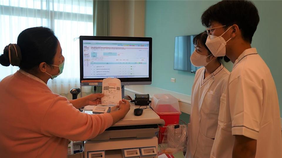 為護理師加薪逾13％奏效 屏東縣3個月招募逾200人