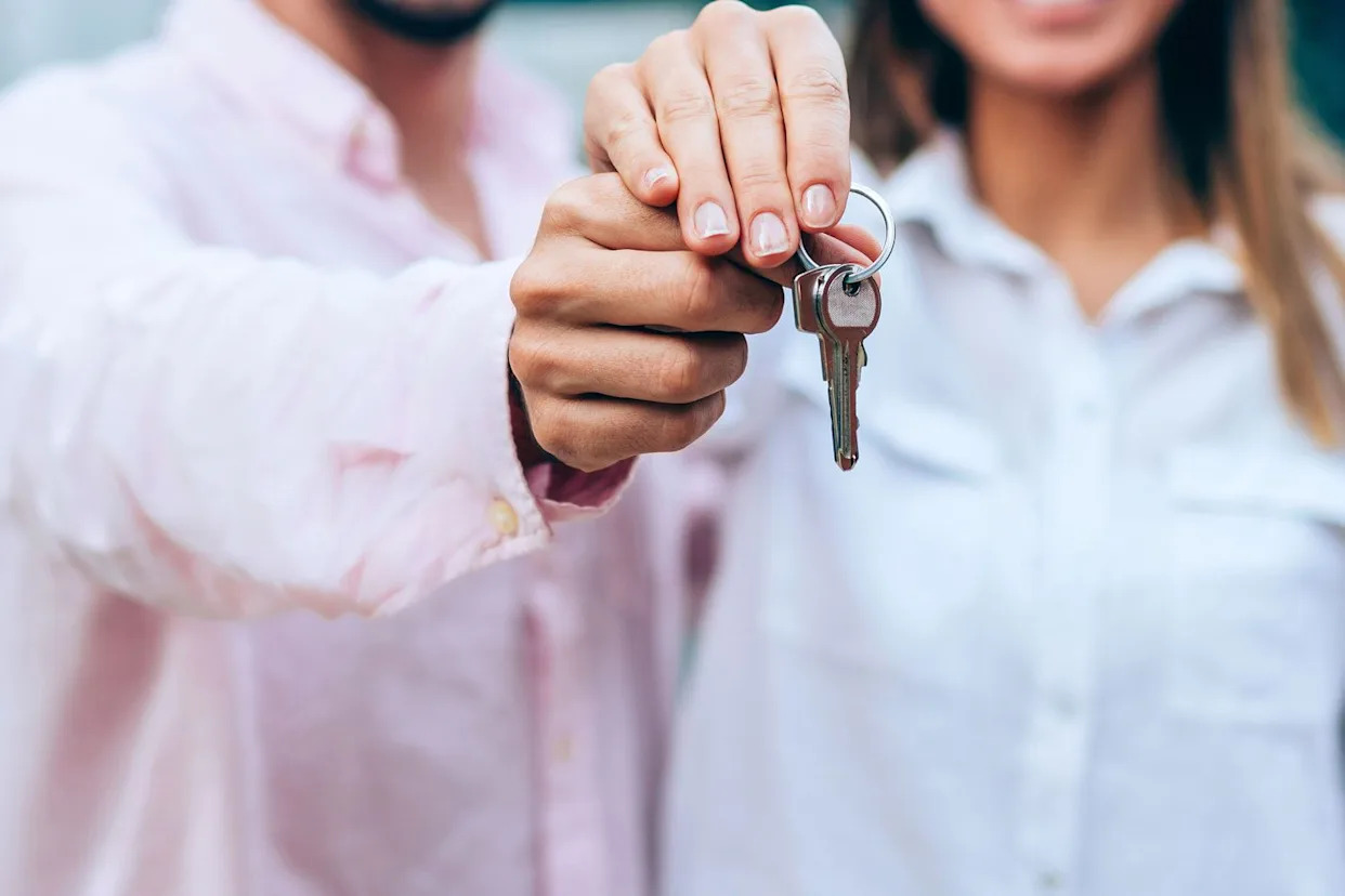 Woman Finds Out Fiancé Gave His Mom a Key to Their New House, Then Calls Her 'Controlling' for Being Upset