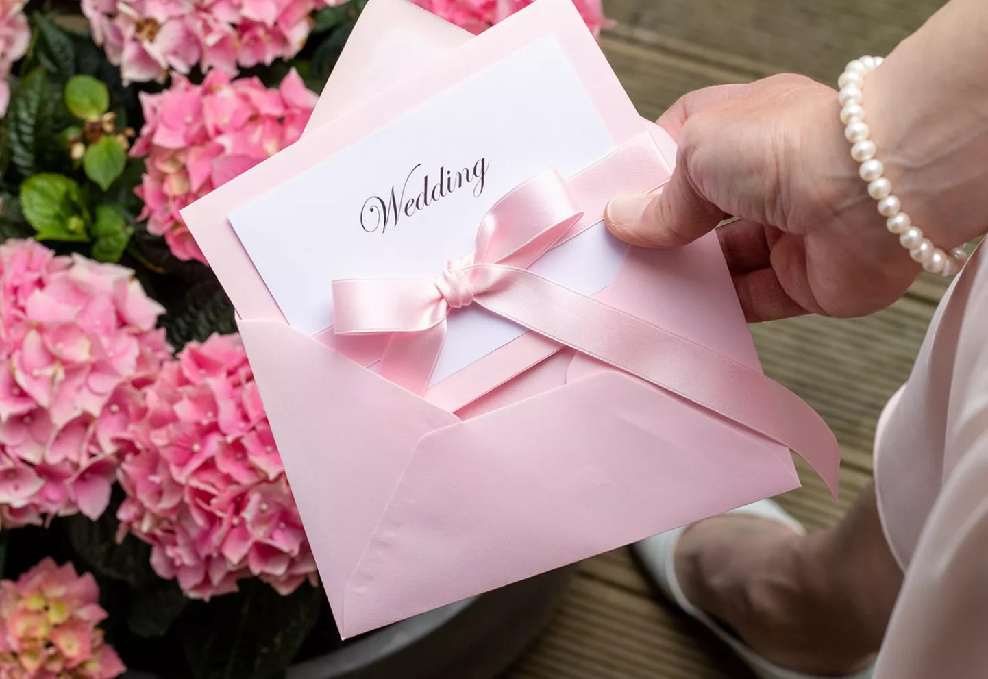 Cặp đôi hủy đám cưới vì bố chú rể tự ý mời thêm 20 gia đình lạ mặt