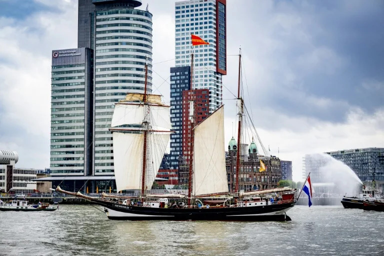 The Oosterschelde arrived home after a two-year voyage (Robin Utrecht)