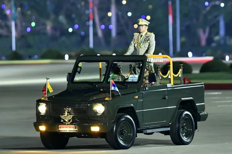 Analysts predict junta chief Min Aung Hlaing will keep a role as either president or armed forces chief following the election (STR)