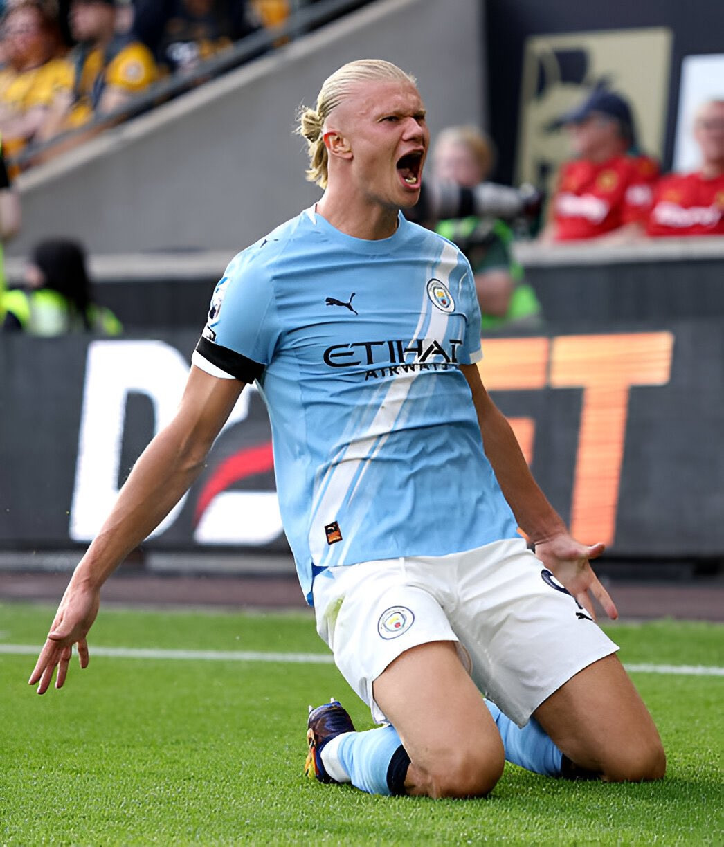 Haaland lập cú đúp, Man City thắng to trận ra quân