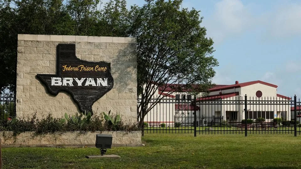 The main entrance to Federal Prison Camp, Bryan on Thursday, Aug. 7, 2025, in Bryan, Texas. (AP Photo/Ashley Landis) - Ashley Landis/AP