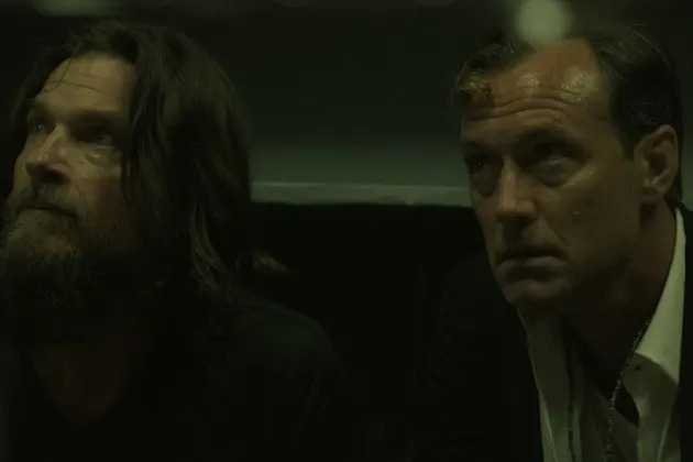 Jason Bateman and Jude Law Run From Loan Sharks in High-Octane ‘Black Rabbit’ Trailer