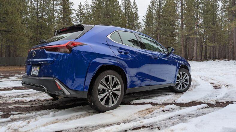 The rear quarter of the 2025 Lexus UX 300h F Sport Handling
