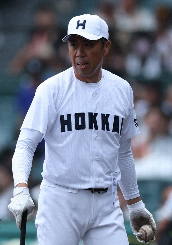 【東海大熊本星翔－北海】北海の平川監督＝阪神甲子園球場で2025年8月11日、岩本一希撮影