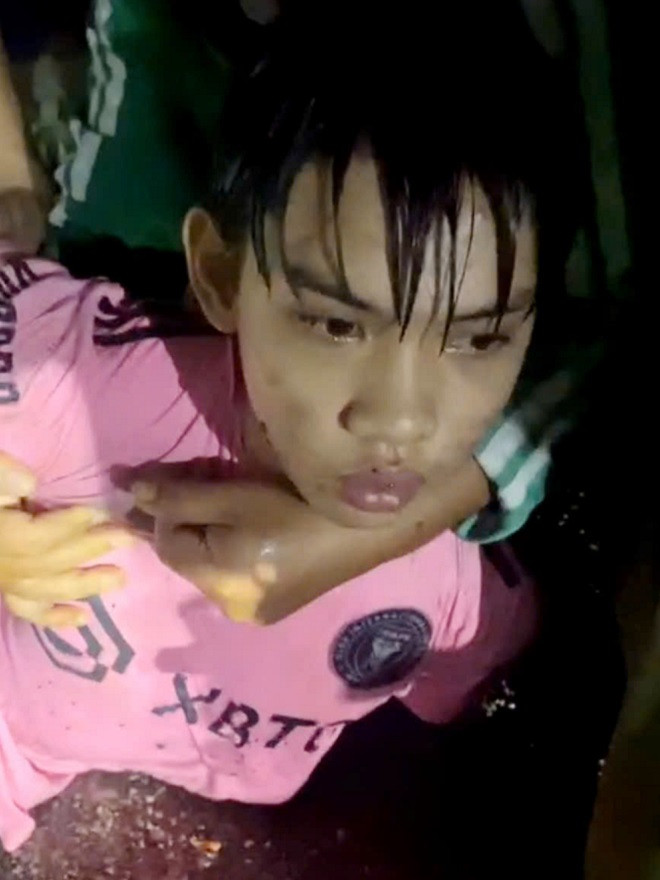 Vụ sát hại tài xế xe ôm giữa đêm: Nghi can 18 tuổi khai muốn ra Hà Nội làm ăn