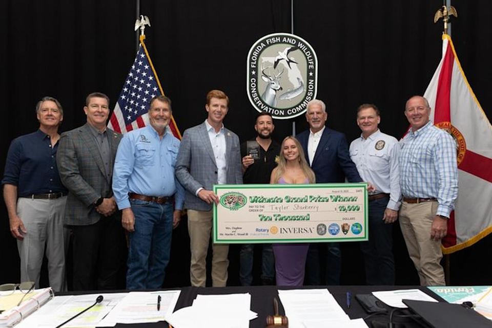 Mujer gana ‘Florida Python Challenge 2025’. Competencia tuvo récord con 294 pitones eliminadas