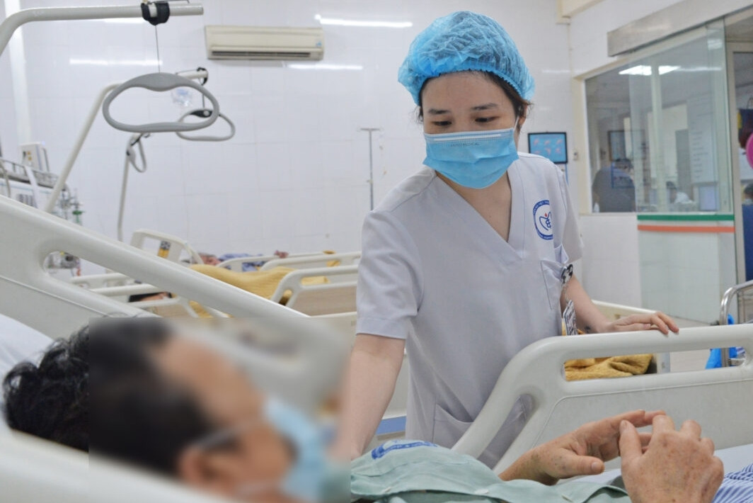 Người phụ nữ phải đi cấp cứu vì dùng thuốc tránh thai 10 năm