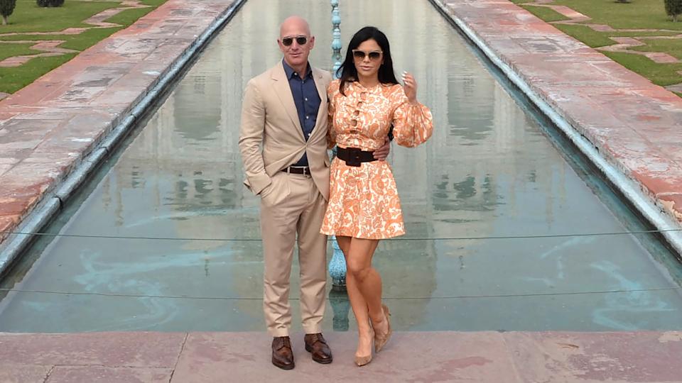 Jeff con su novia Lauren Sánchez