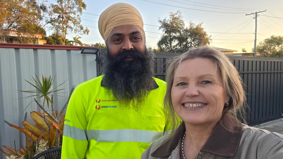 Postman commits small act of kindness and becomes a ‘laundry hero’