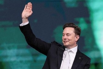 テスラ、マスク氏に株式4兆円超を付与　経営関与継続が狙い