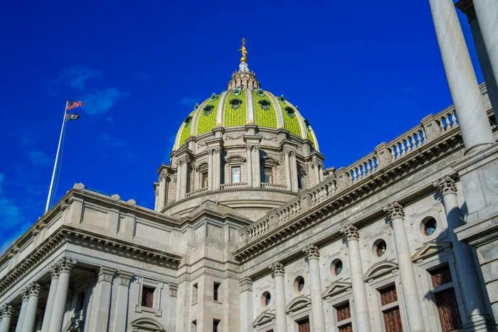 "Welcome To America, Where We Work For Vibes": People Are SOOO Fed Up About This Republican Lawmaker's Comments Against Raising The Minimum Wage