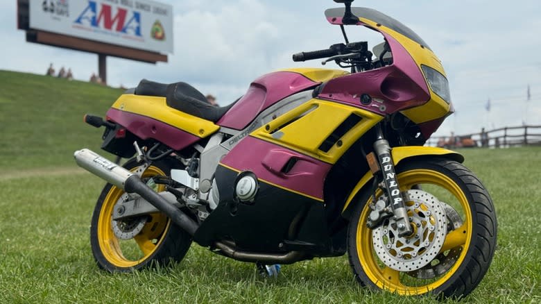 Yamaha FZR 600