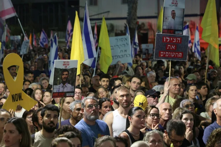 Tens of thousands of Israelis protest for end to Gaza war