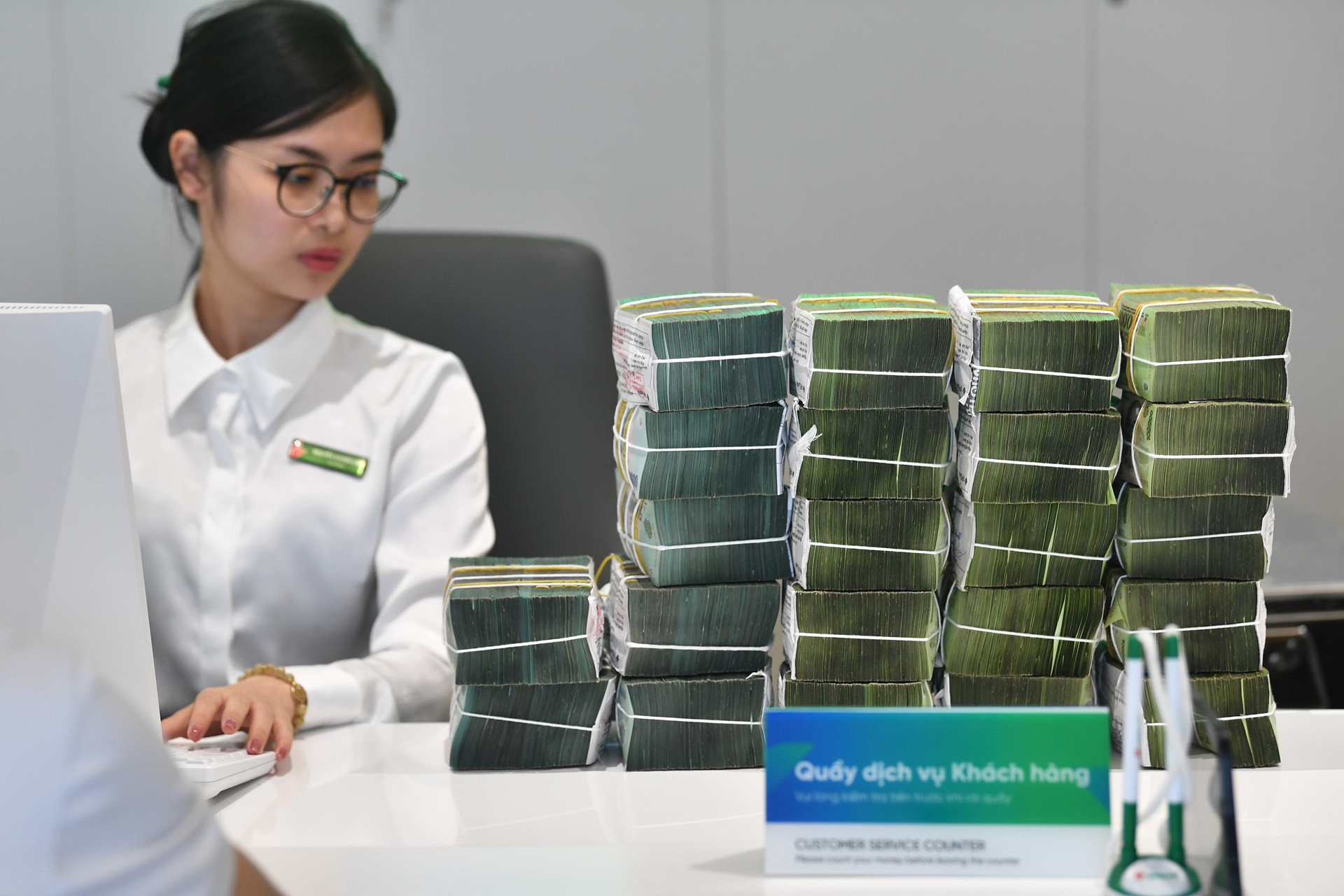 Bất động sản, chứng khoán hút vốn ‘khủng’ từ ngân hàng có đáng lo ngại?