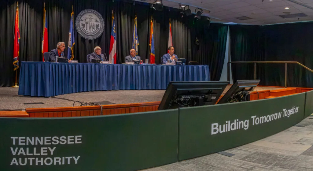 At public hearing, Knoxville residents push back on privatization of Tennessee Valley Authority