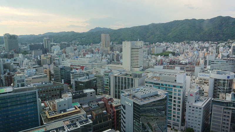 神戸市中心部＝反橋希美撮影