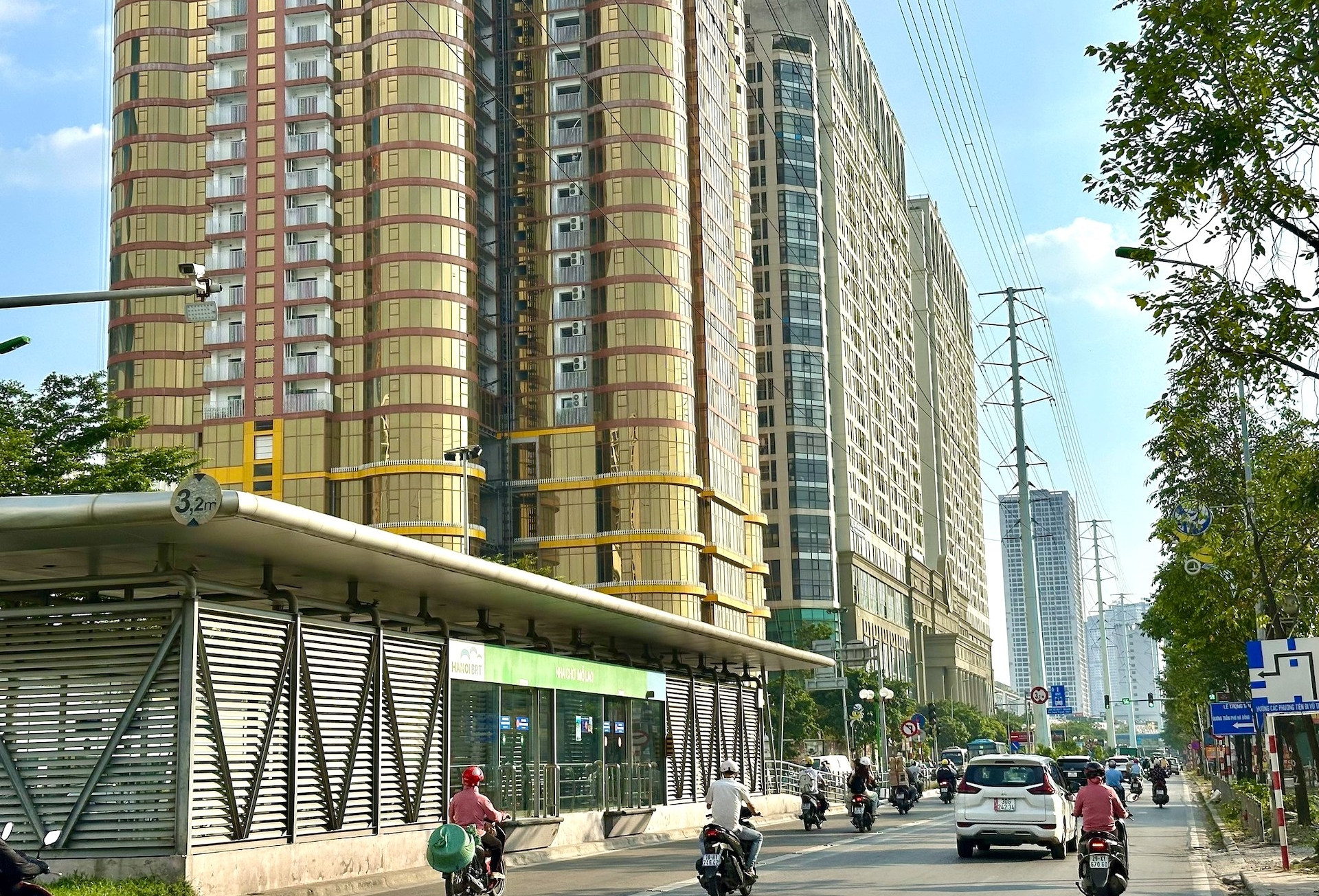 Chung cư cũ ở Hà Nội, TPHCM giảm giá ‘nhỏ giọt’, người mua tắt hy vọng căn hộ dưới 2 tỷ