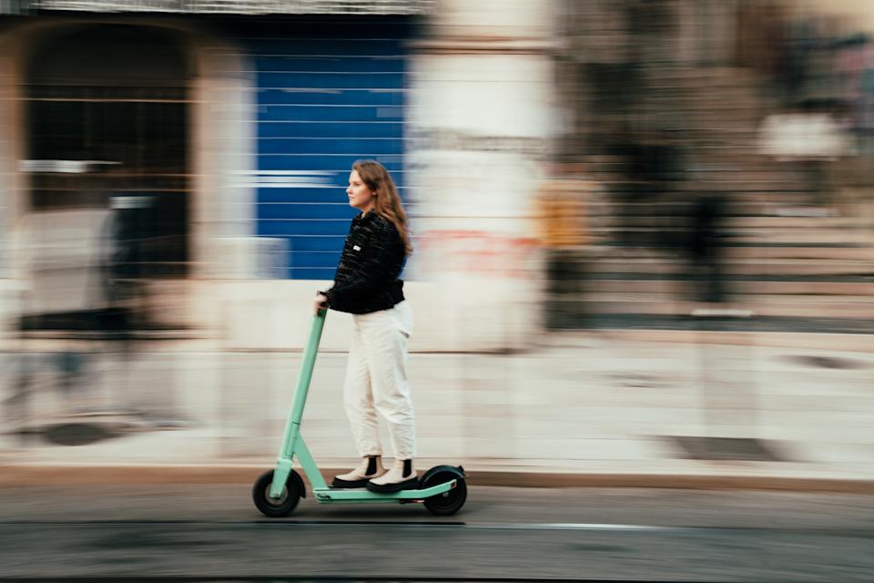 ¿Son seguros los 'scooters' eléctricos? Una ola de heridos y muertes enciende las alarmas