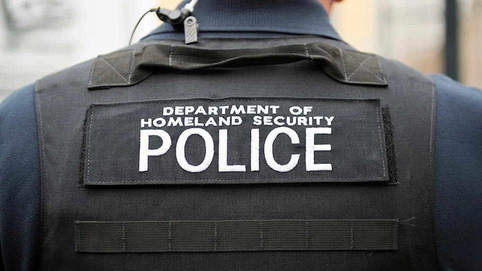 DHS officer