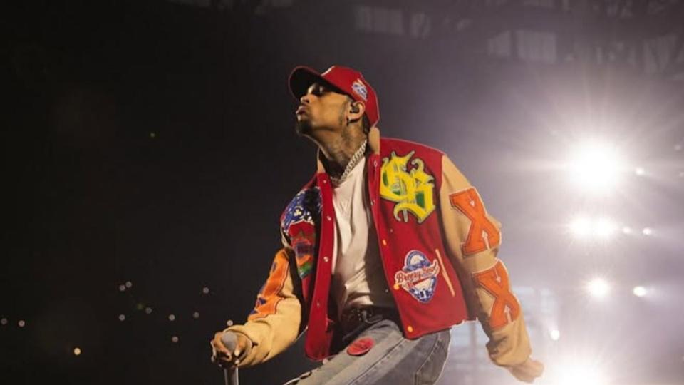 Chris Brown Gives A Car To A Fan
