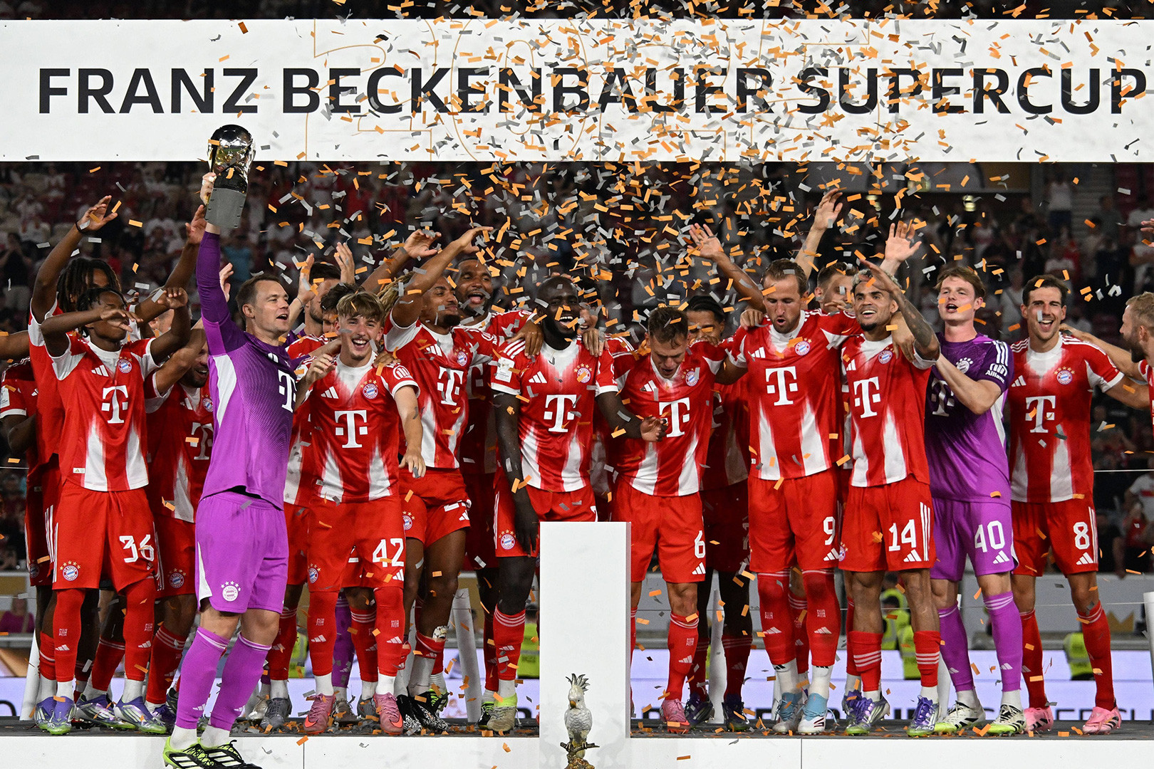 Khai mạc Bundesliga 2025/26: Khó cản Bayern Munich và Harry Kane